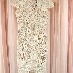 White dress with nude lining